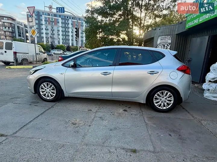 Kia Ceed 2012 photo 3