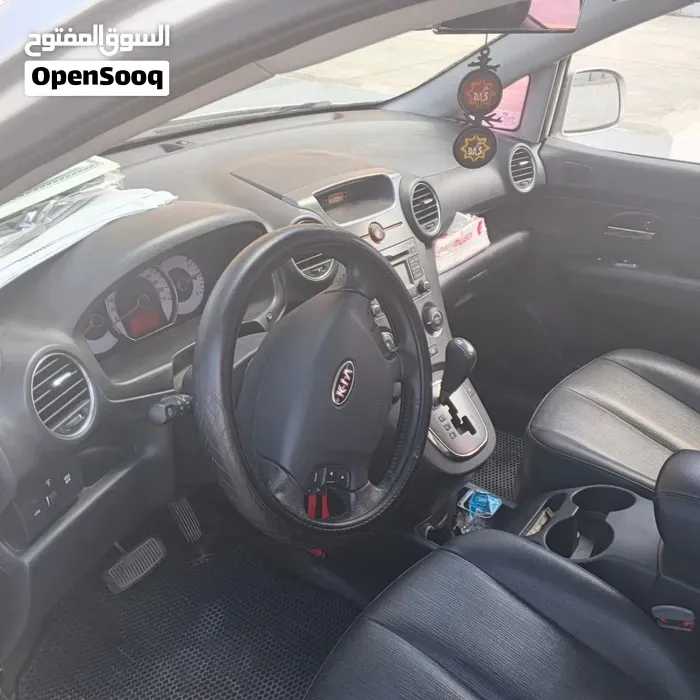 Kia Carens 2011 photo 3