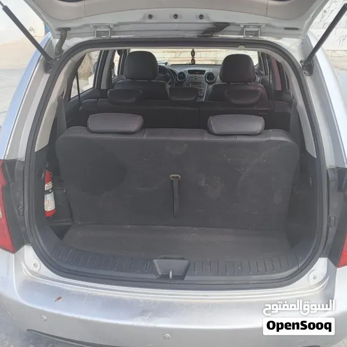 Kia Carens 2011 photo 2