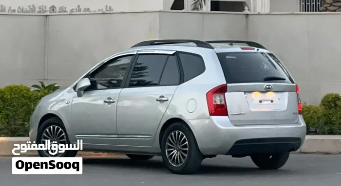 Kia Carens 2011 photo 5