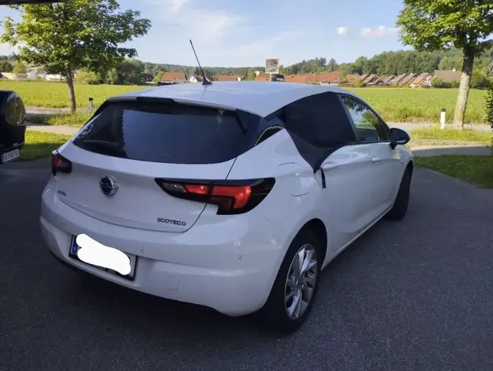 Opel Astra 2019 photo 2