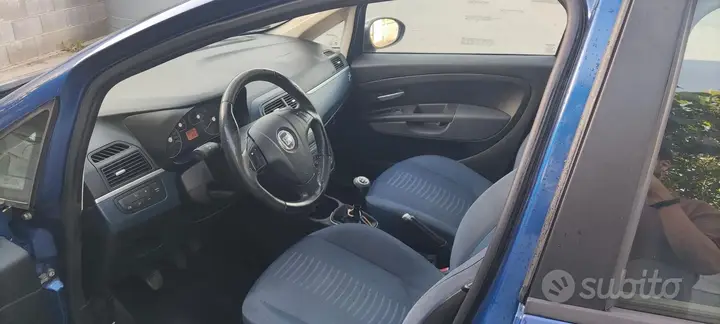 Fiat Grande Punto 2008 photo 2