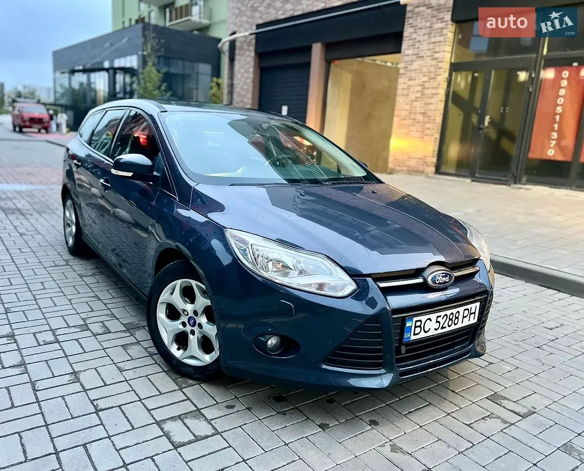 Ford Focus 2011 photo 2