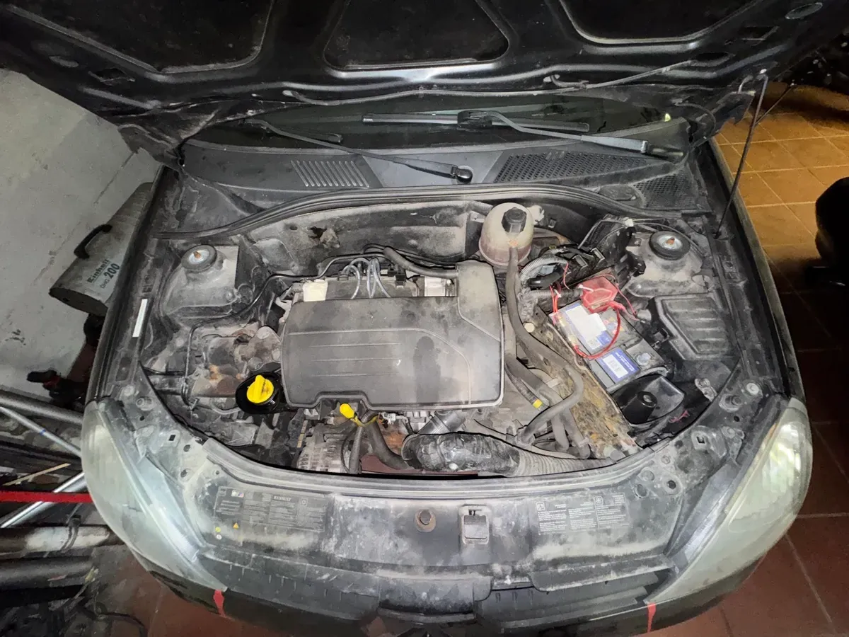 Renault Clio 2006 photo 2