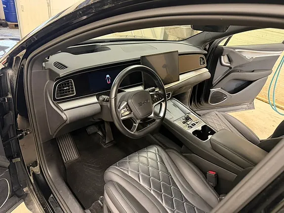 BYD Sealion 7 2025 photo 2