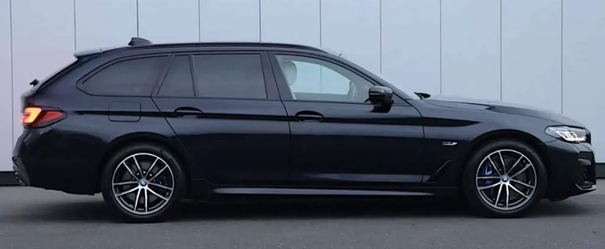 BMW 5 Series 2023 photo 3