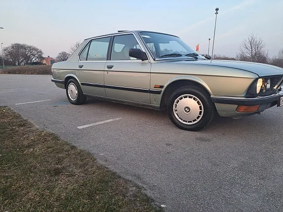 BMW 520I 1984 photo 3