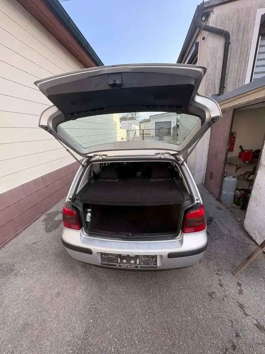 Volkswagen Golf 2003 photo 2