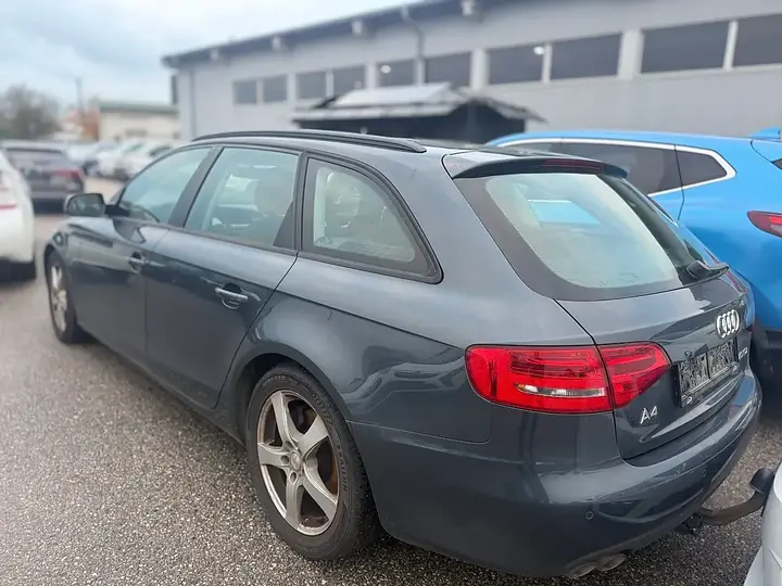 Audi A4 Avant 2010 photo 3