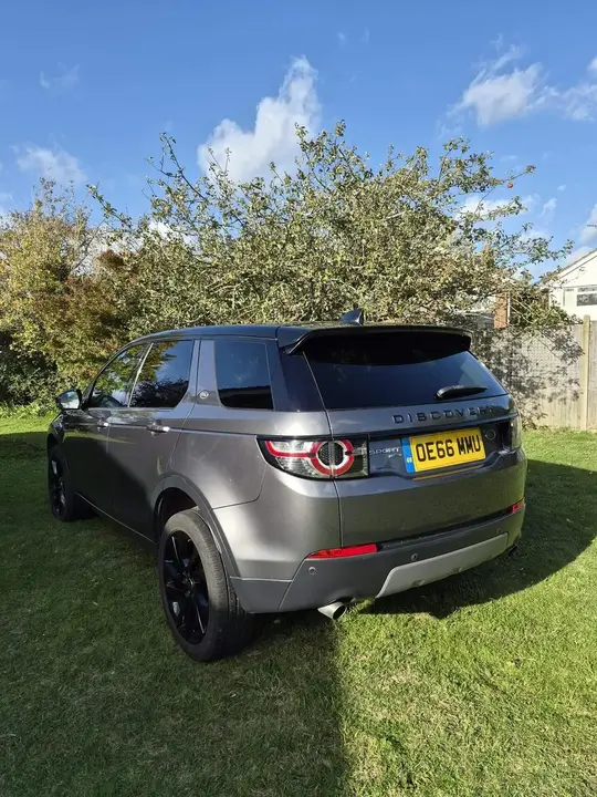 Land Rover Discovery Sport 2016 photo 2