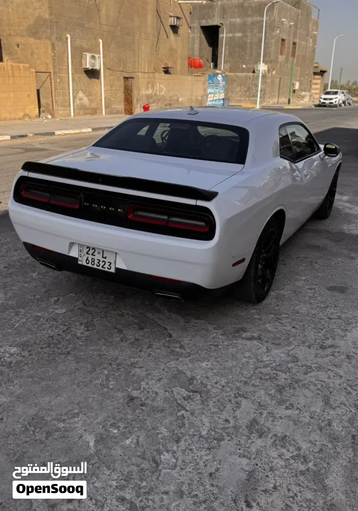 Dodge Challenger 2017 photo 2
