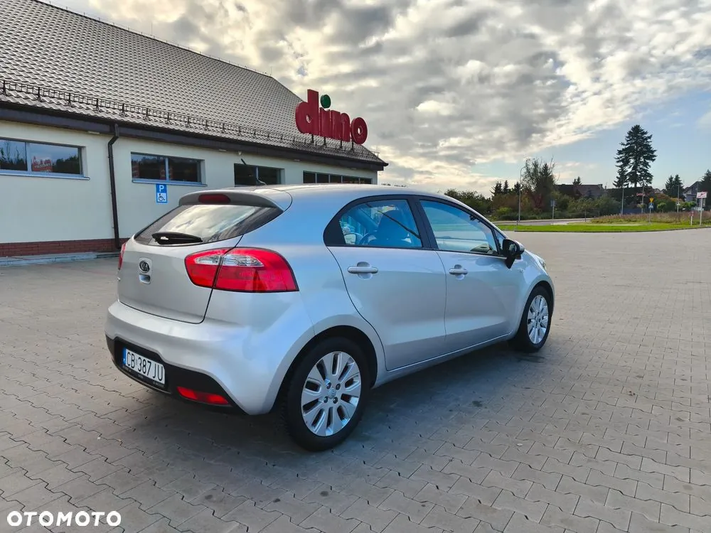 Kia Rio 2012 photo 3