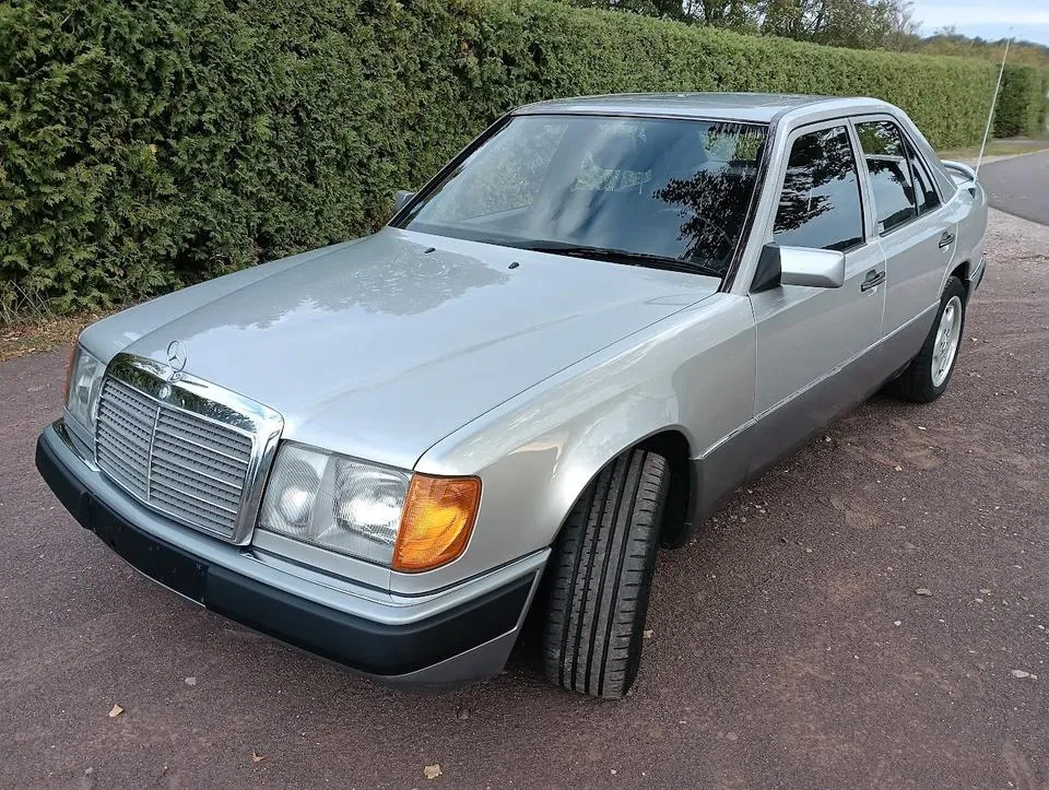 Mercedes-Benz 200 D