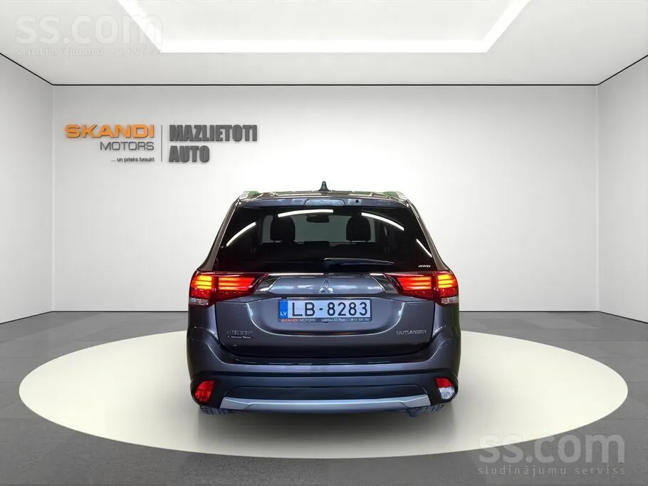 Mitsubishi Outlander 2017 photo 5