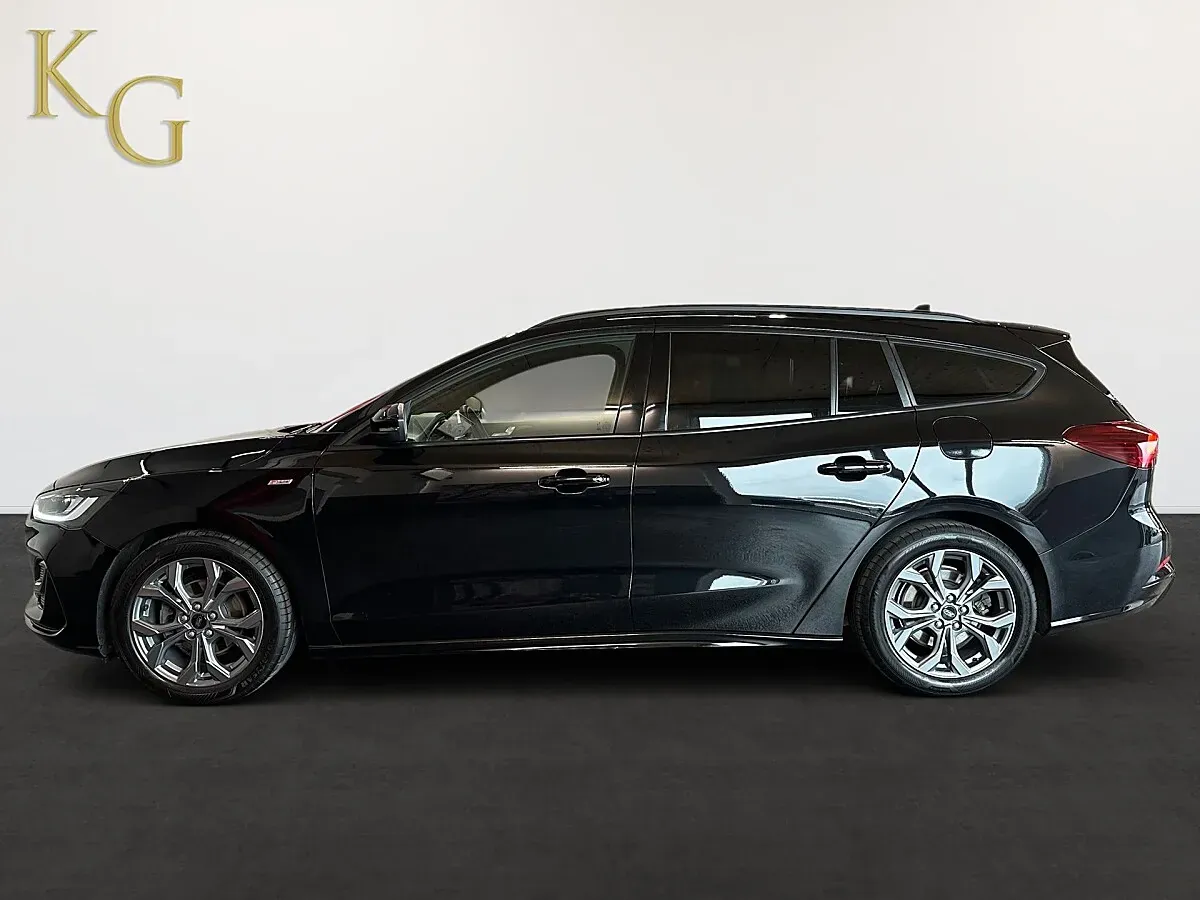 Ford Focus 2023 photo 3