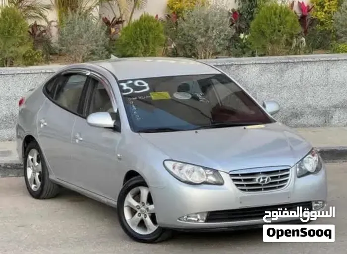 Hyundai Avante 2010 photo 2