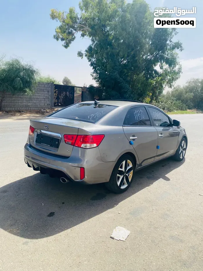 Kia Forte 2010 photo 2