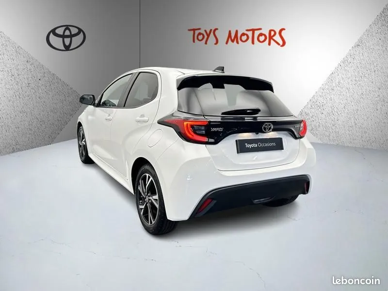 Toyota Yaris 2025 photo 2