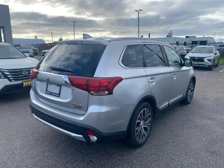 Mitsubishi Outlander 2018 photo 4