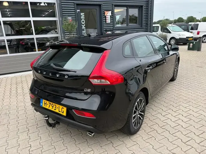 Volvo V40 2020 photo 2