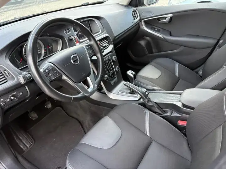 Volvo V40 2020 photo 3