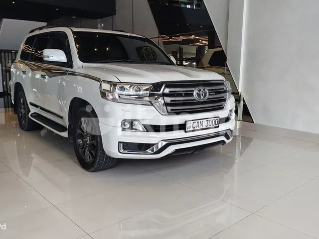 Toyota Land Cruiser 200