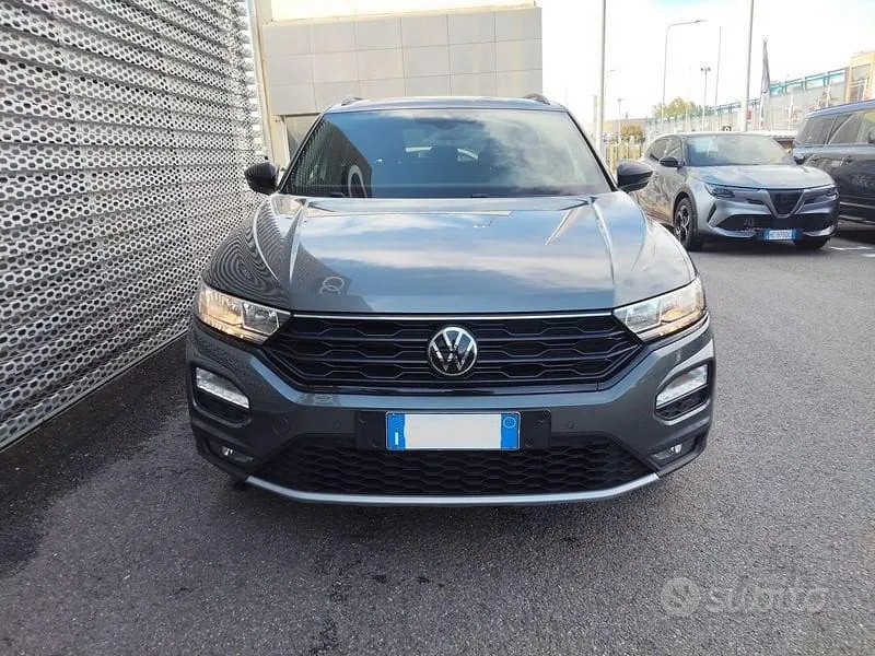 Volkswagen T-Roc 2020 photo 2