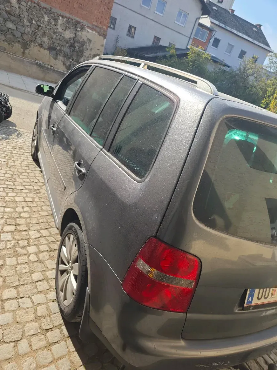 Volkswagen Touran 2005 photo 3