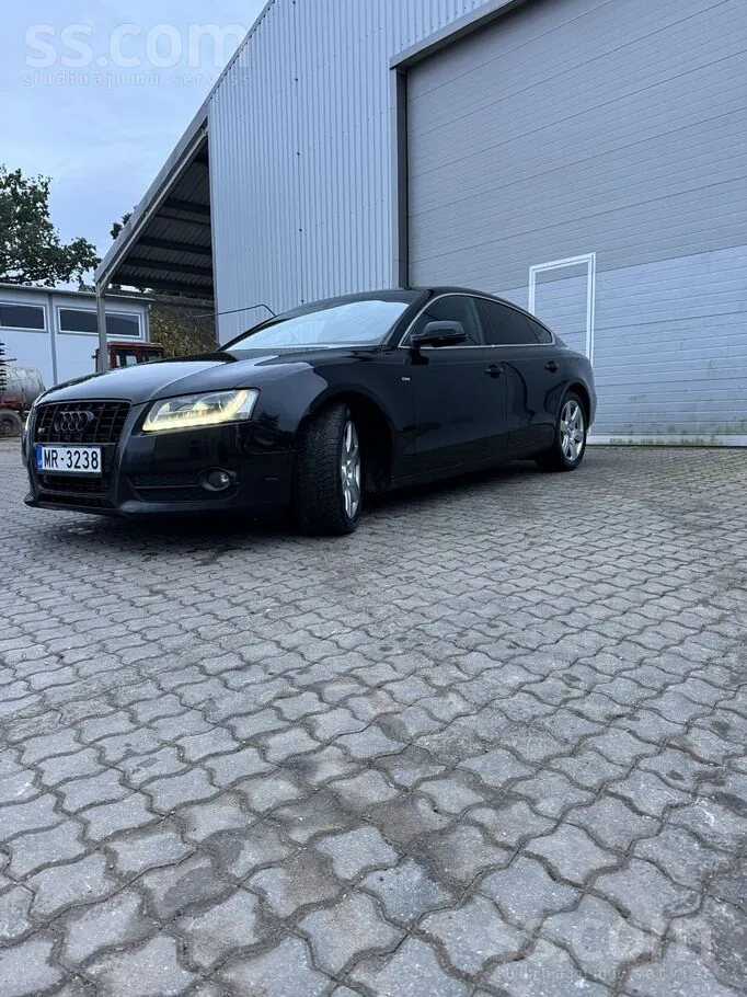 Audi A5 2010 photo 2