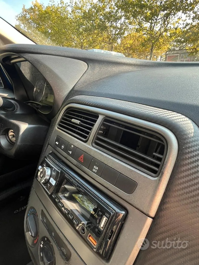 Fiat Grande Punto 2009 photo 4