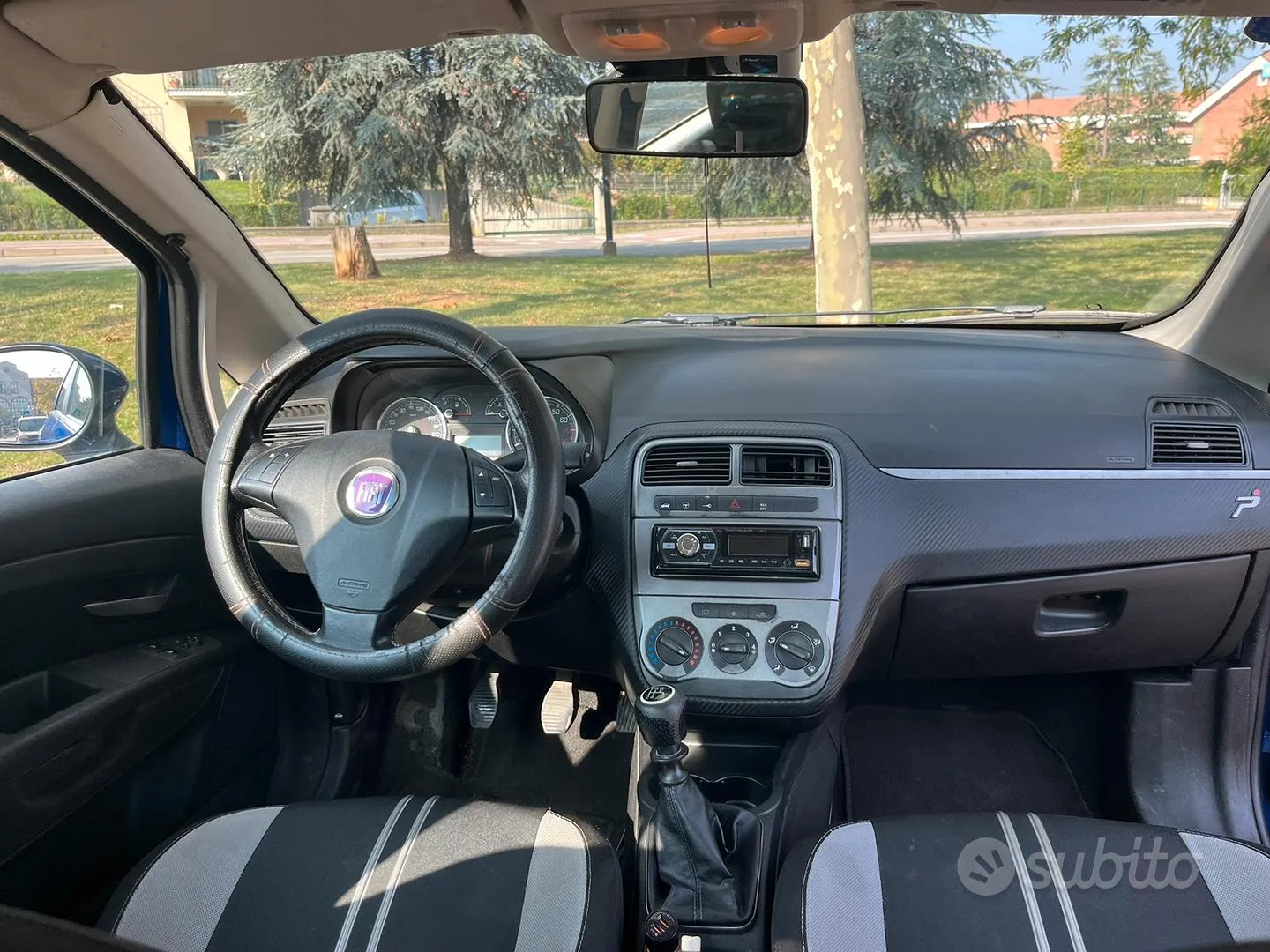 Fiat Grande Punto 2009 photo 3