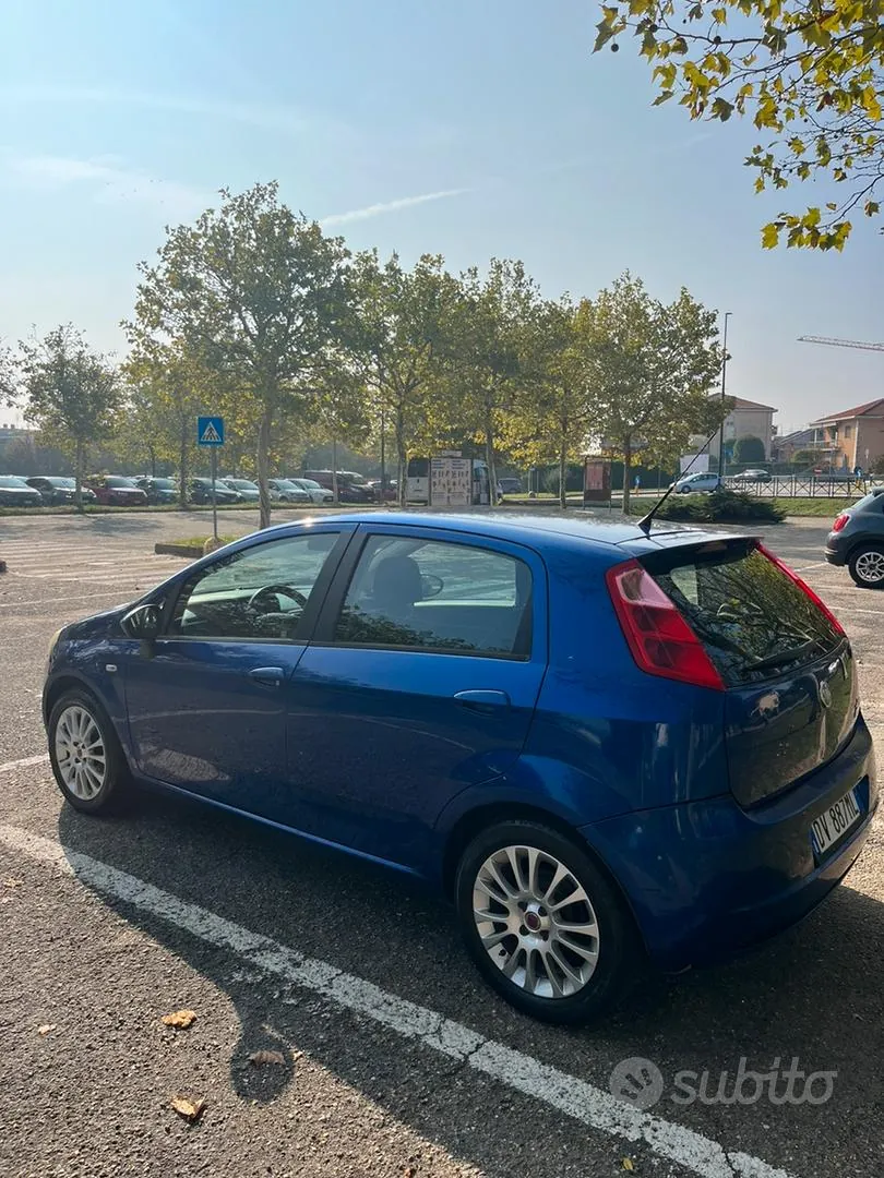 Fiat Grande Punto 2009 photo 5