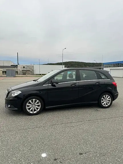 Mercedes-Benz B 200 2013 photo 3