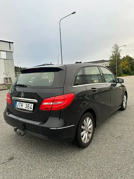 Mercedes-Benz B 200 2013 photo 5