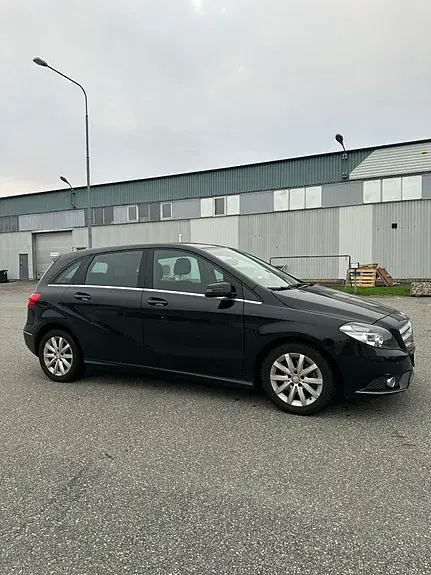 Mercedes-Benz B 200 2013 photo 4