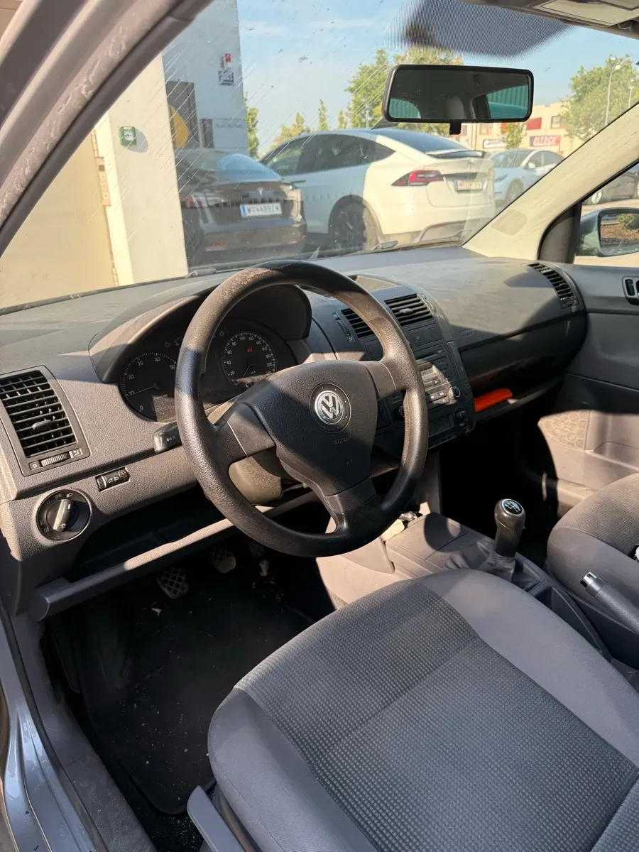 Volkswagen Polo 2008 photo 3