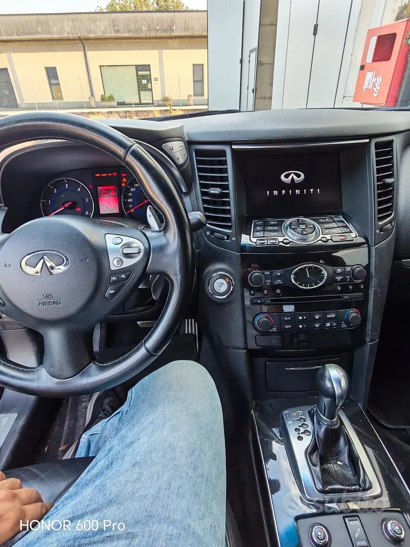 Infiniti Fx 2011 photo 4