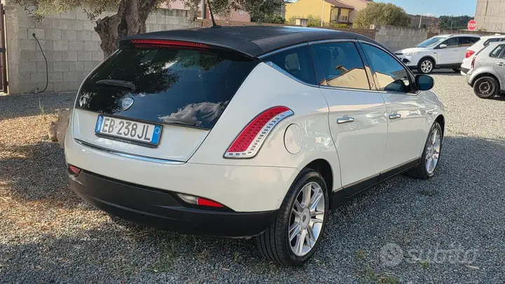 Lancia Delta 2010 photo 3