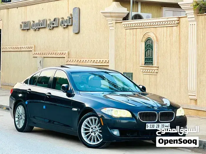 BMW 5 Series 2012 photo 2