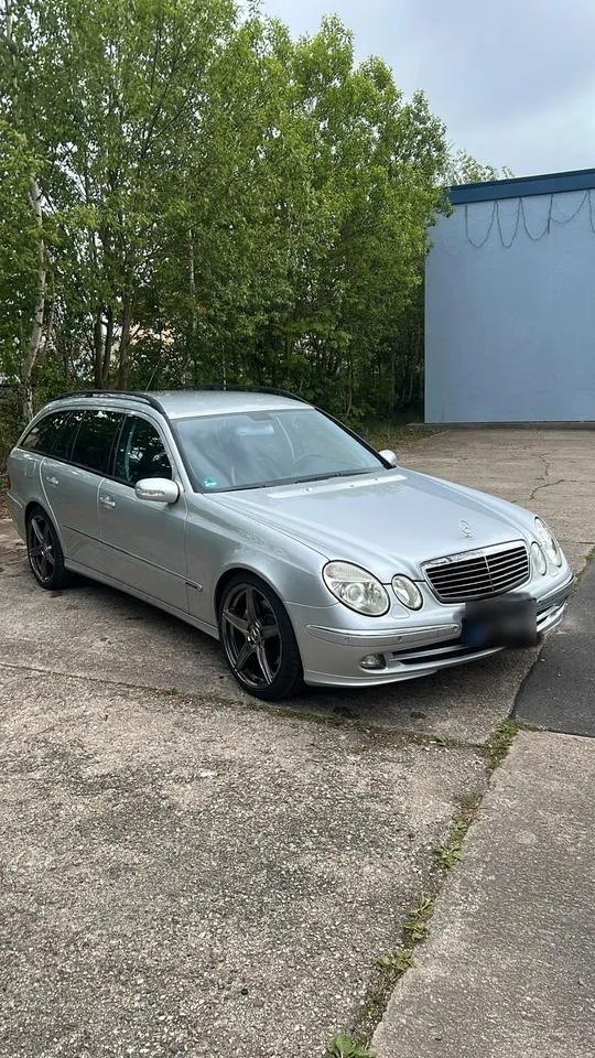 Mercedes-Benz W211