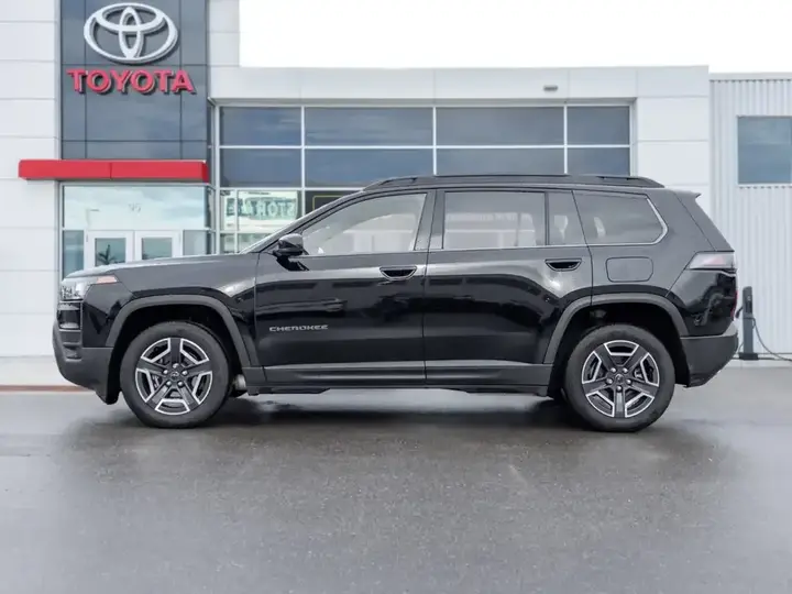 Jeep Cherokee 2026 photo 3