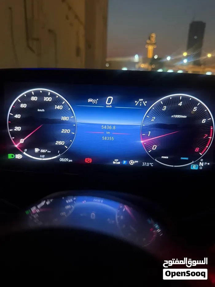 Mercedes-Benz C200 2023 photo 4