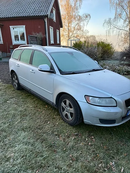 Volvo V50 2010 photo 2