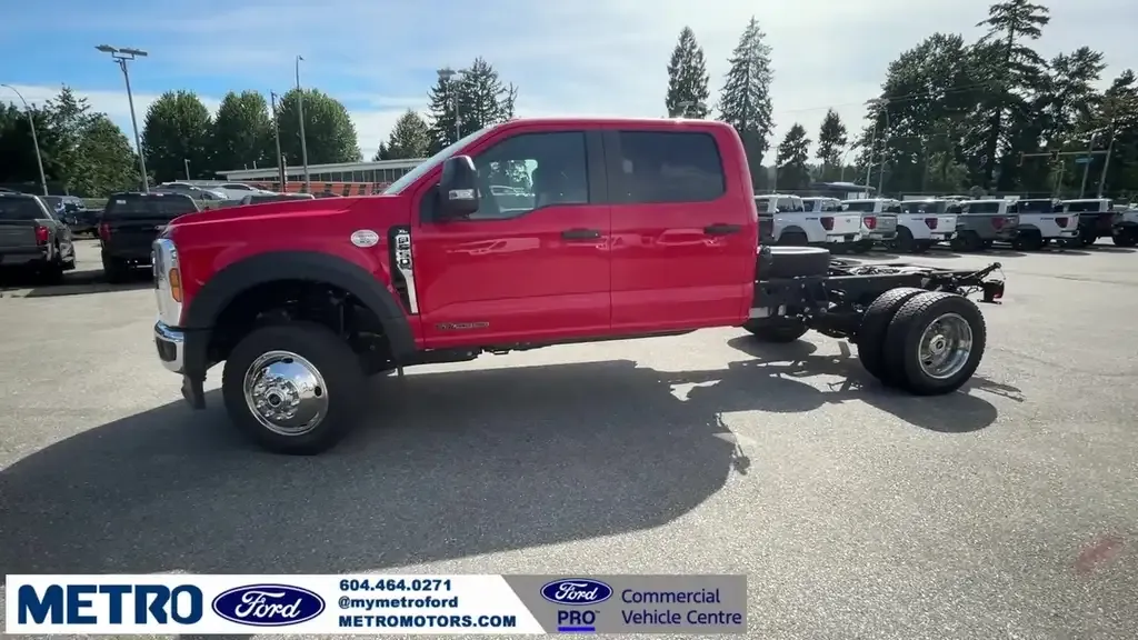 Ford F-550 Super Duty 2025 photo 2