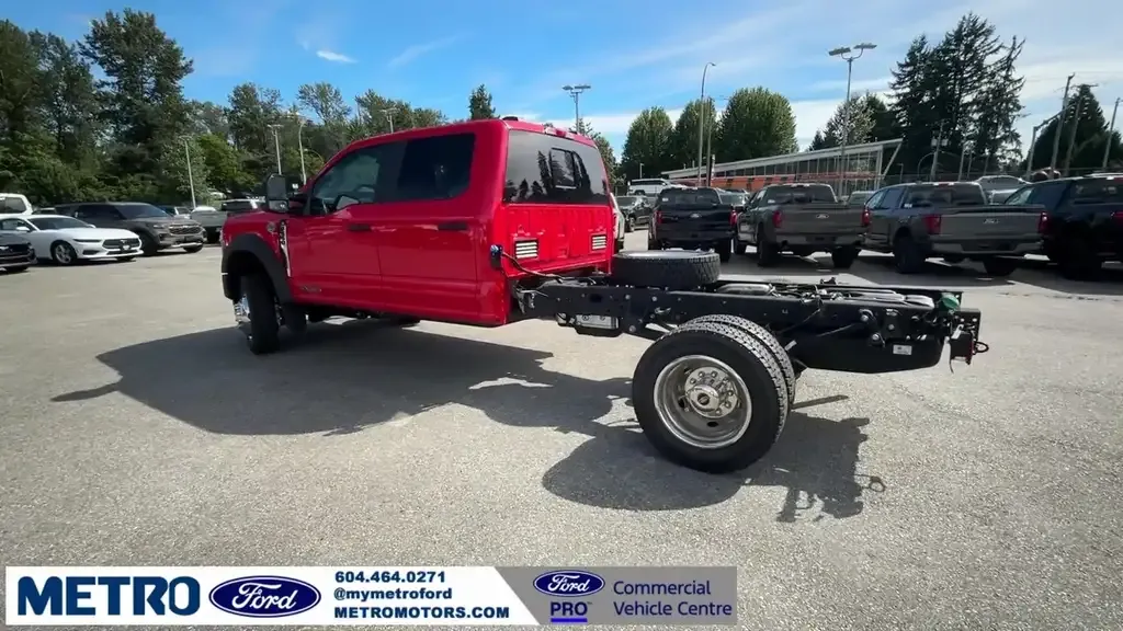 Ford F-550 Super Duty 2025 photo 4