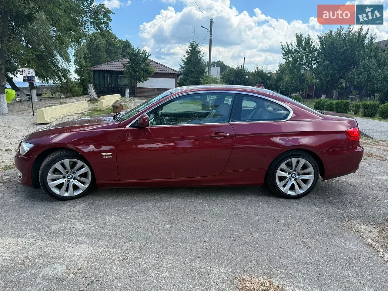 BMW 3 Series 2011 photo 3
