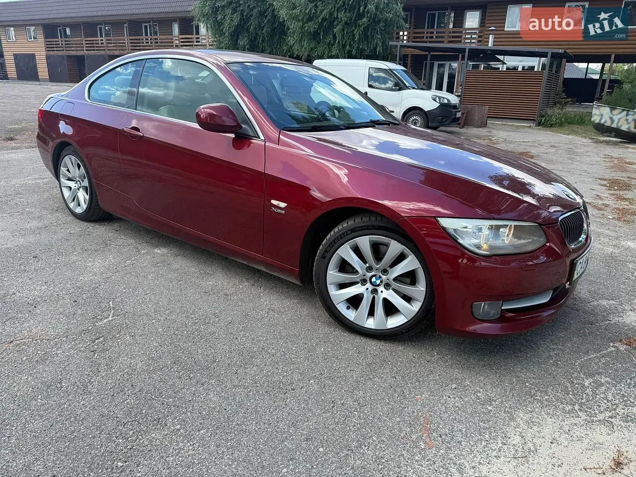 BMW 3 Series 2011 photo 2
