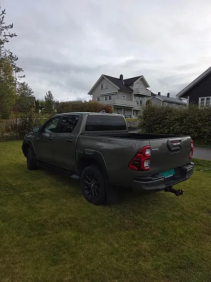 Toyota Hilux 2022 photo 2