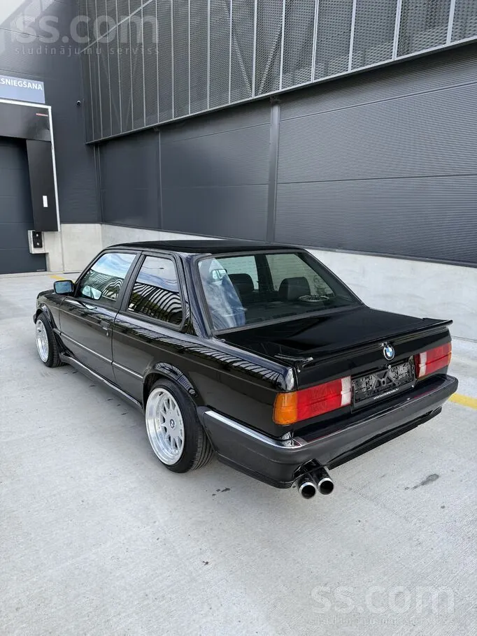 BMW 316 1986 photo 4