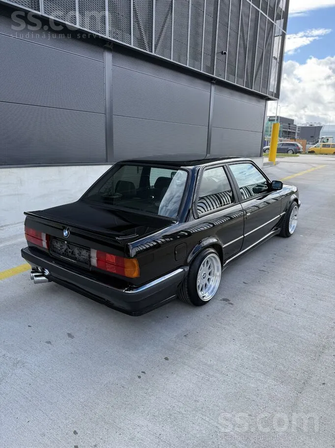 BMW 316 1986 photo 3